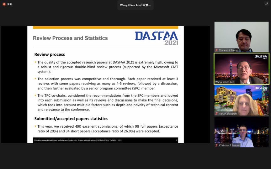图1 Wang-Chien Lee教授在主持开幕式，介绍投稿及录用情况