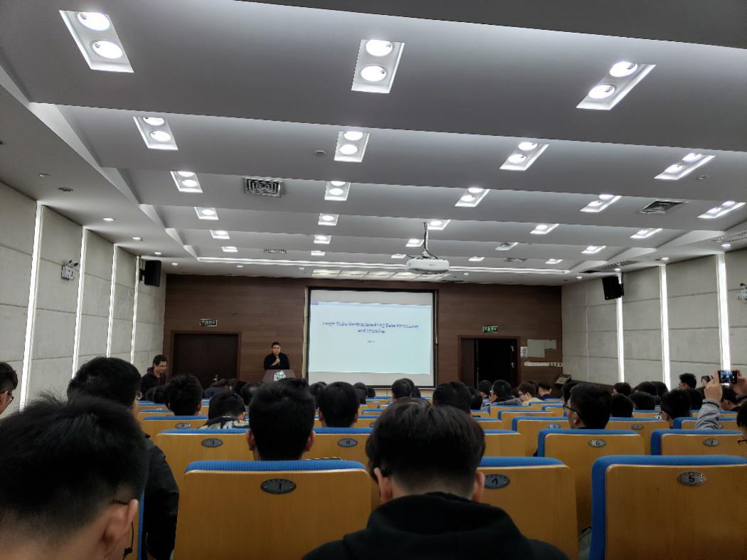 李飞飞博士在报告