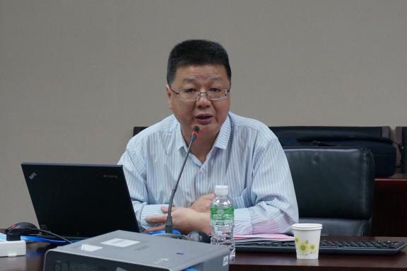 主任印鉴教授进行2017年度工作报告