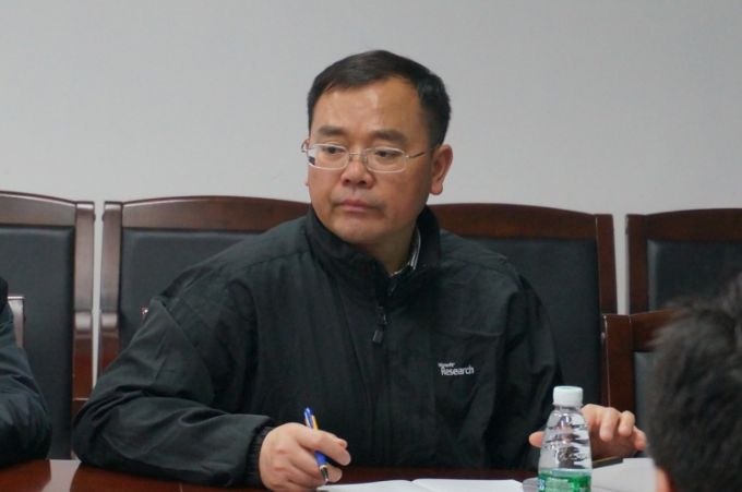 图3.&nbsp;华东师范大学周傲英教授发言&nbsp; &nbsp;