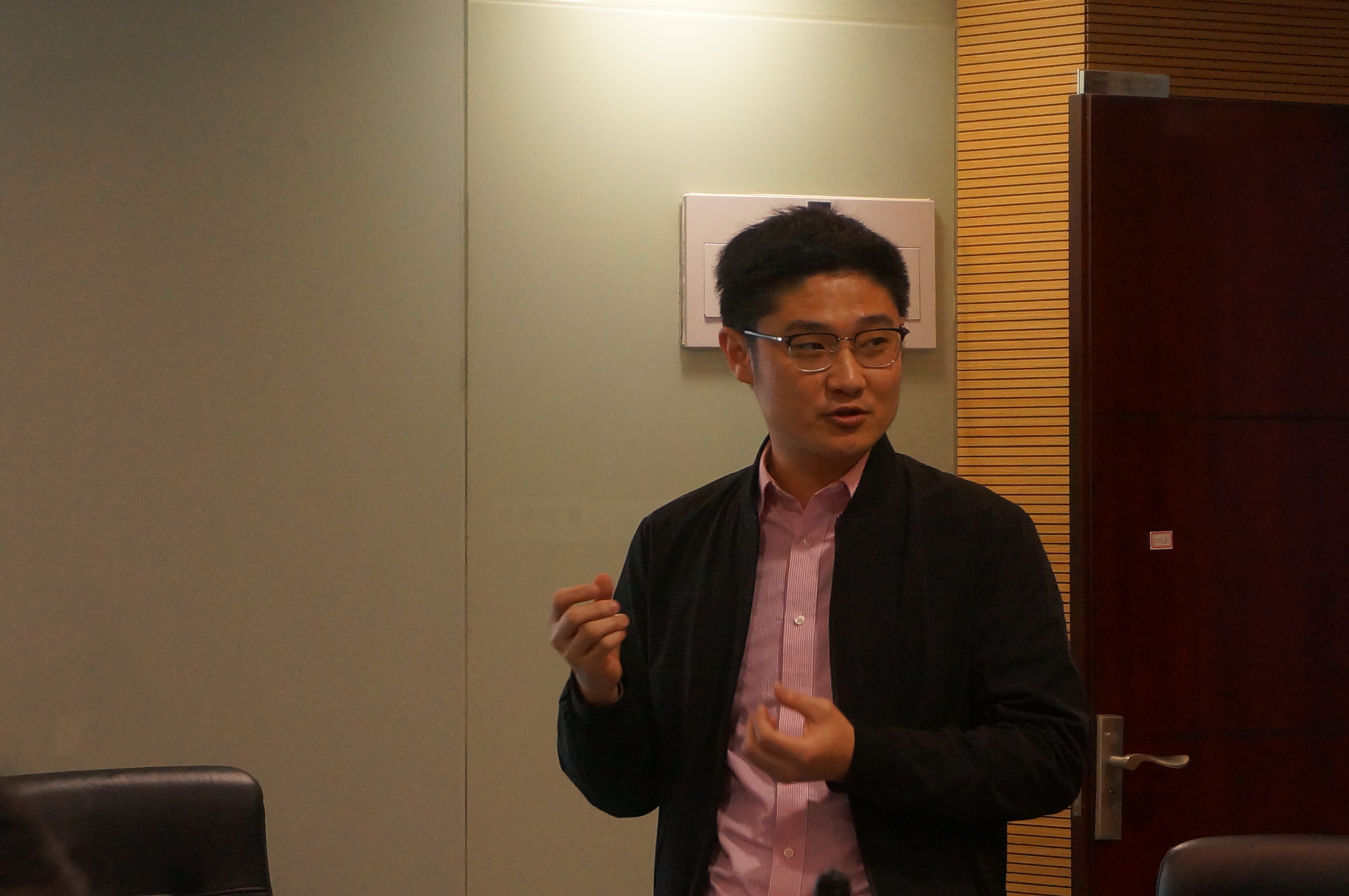 苏勤亮副教授分别进行学术报告